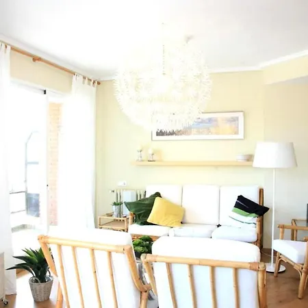 Plano Espacoso E Confortavel Perto Do Mar Lisbon